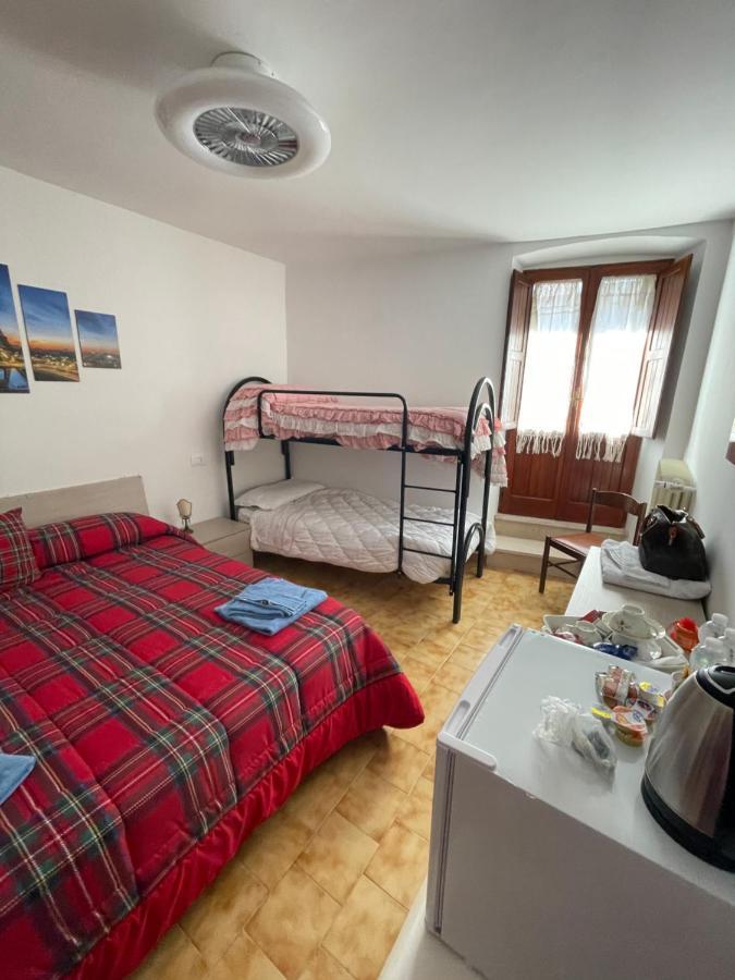 Lorenzo il Magnifico Bed and Breakfast Celano Esterno foto