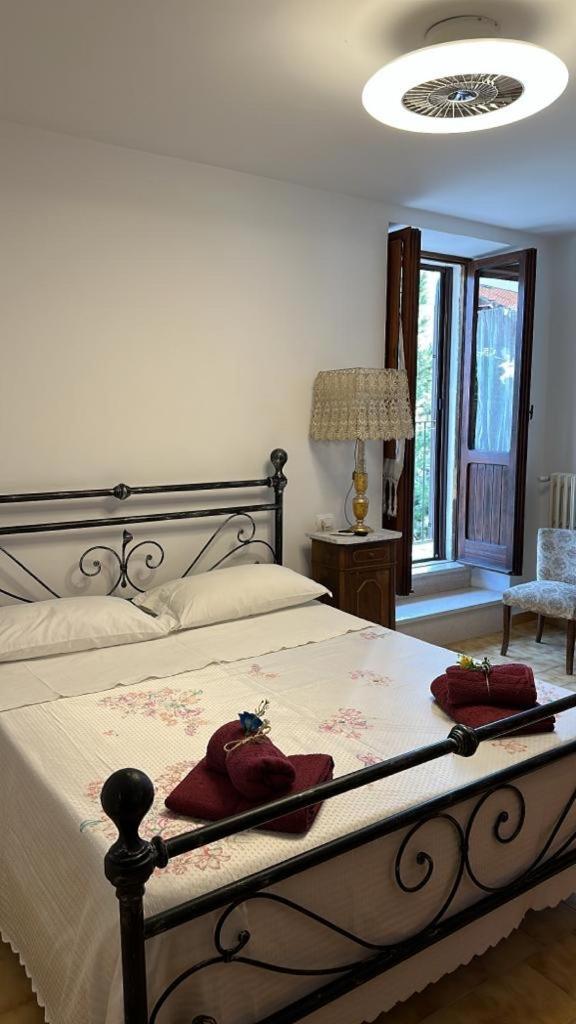 Lorenzo il Magnifico Bed and Breakfast Celano Esterno foto