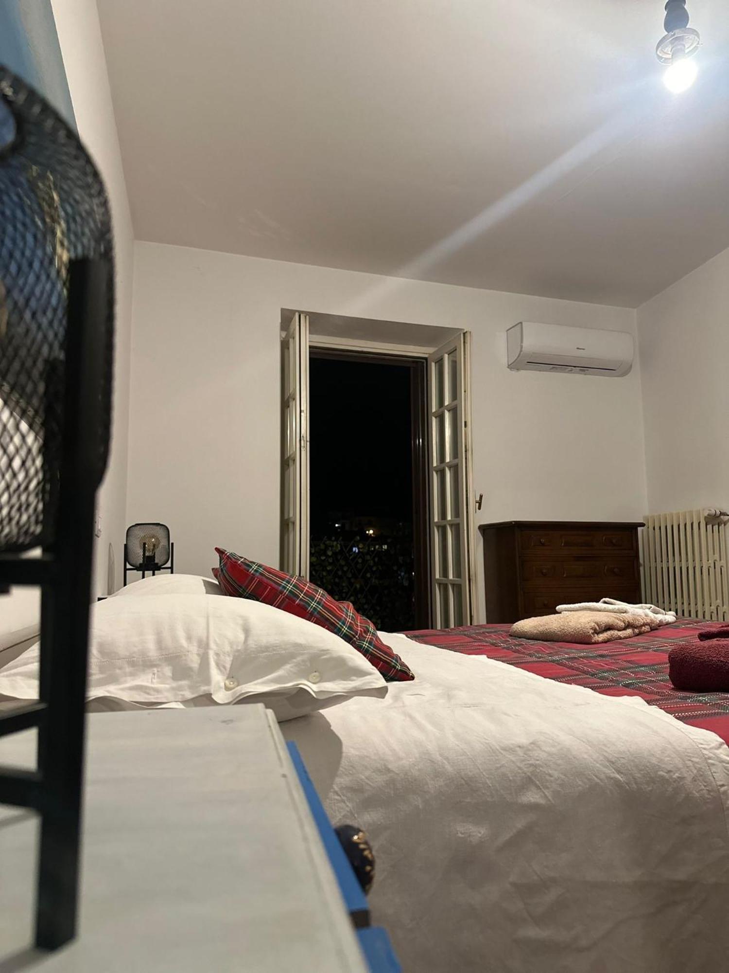 Lorenzo il Magnifico Bed and Breakfast Celano Esterno foto