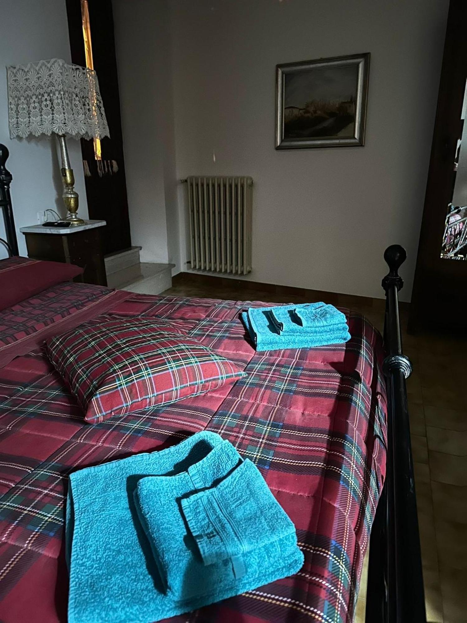 Lorenzo il Magnifico Bed and Breakfast Celano Esterno foto